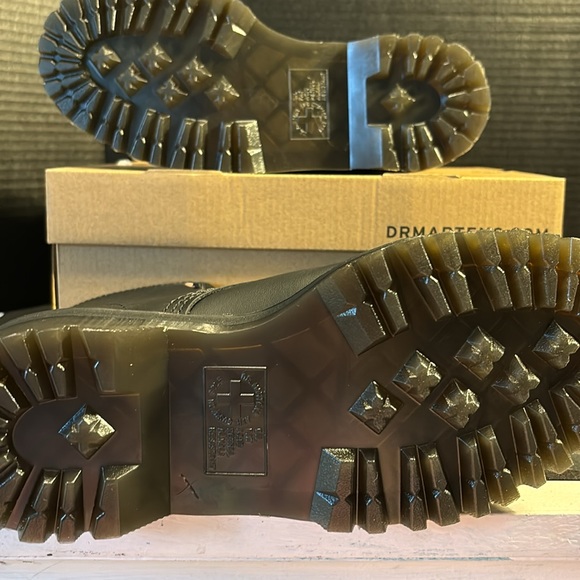 Dr martens NWT Air Wair Sinclair heart black lapstone and satin Lux boots . 8 - Picture 9 of 16